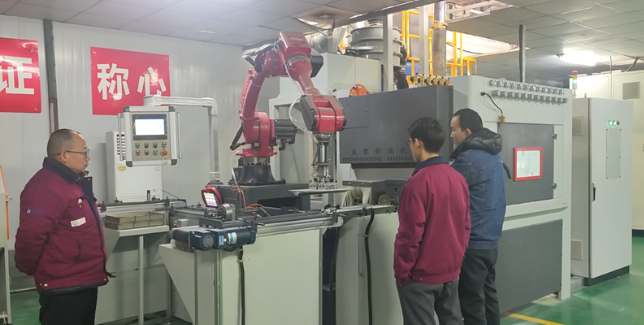 陵水喷砂机在模具清理中的专业应用